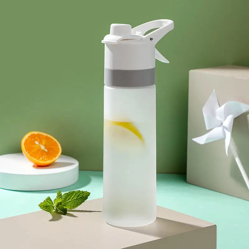 Spray Sports Water Bottle - 0.7L / White